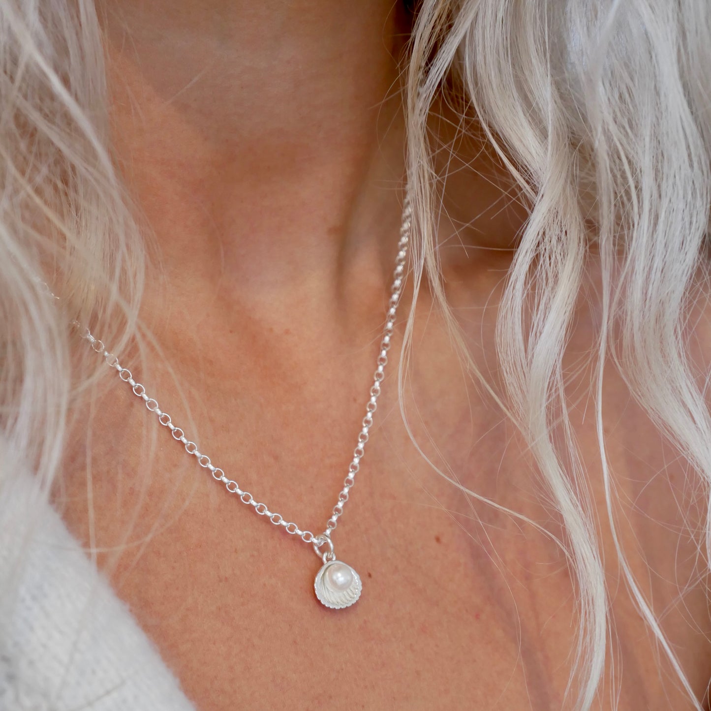 Scallop Pearl Necklace