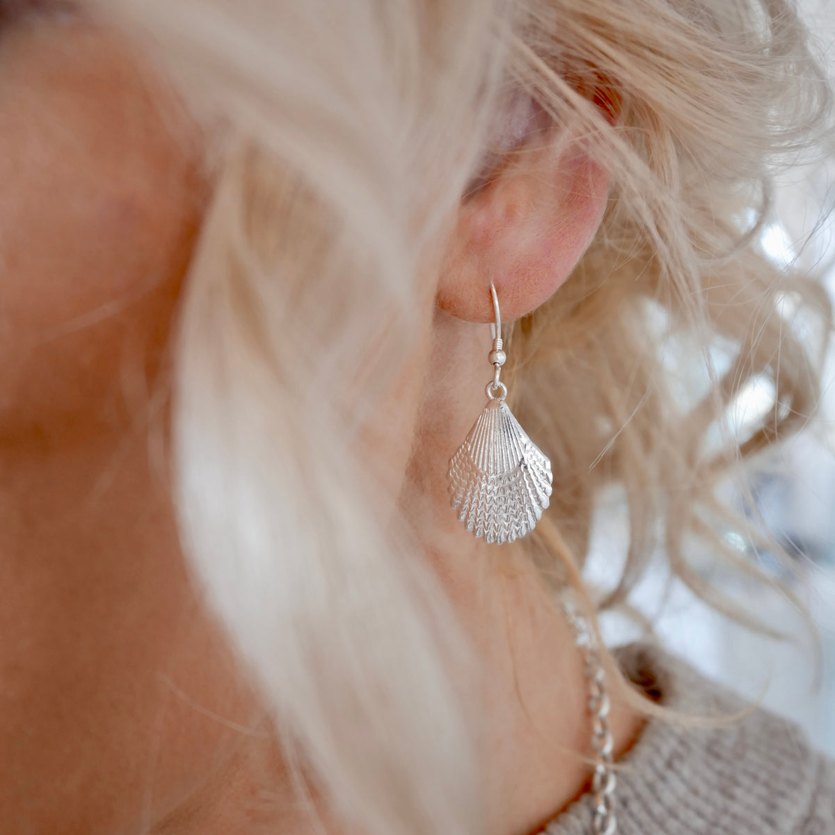 Maxi Scallop Dangly Earrings