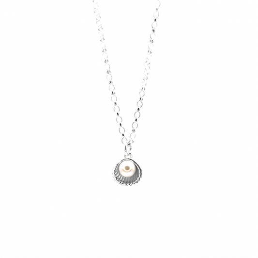 Scallop Pearl Necklace