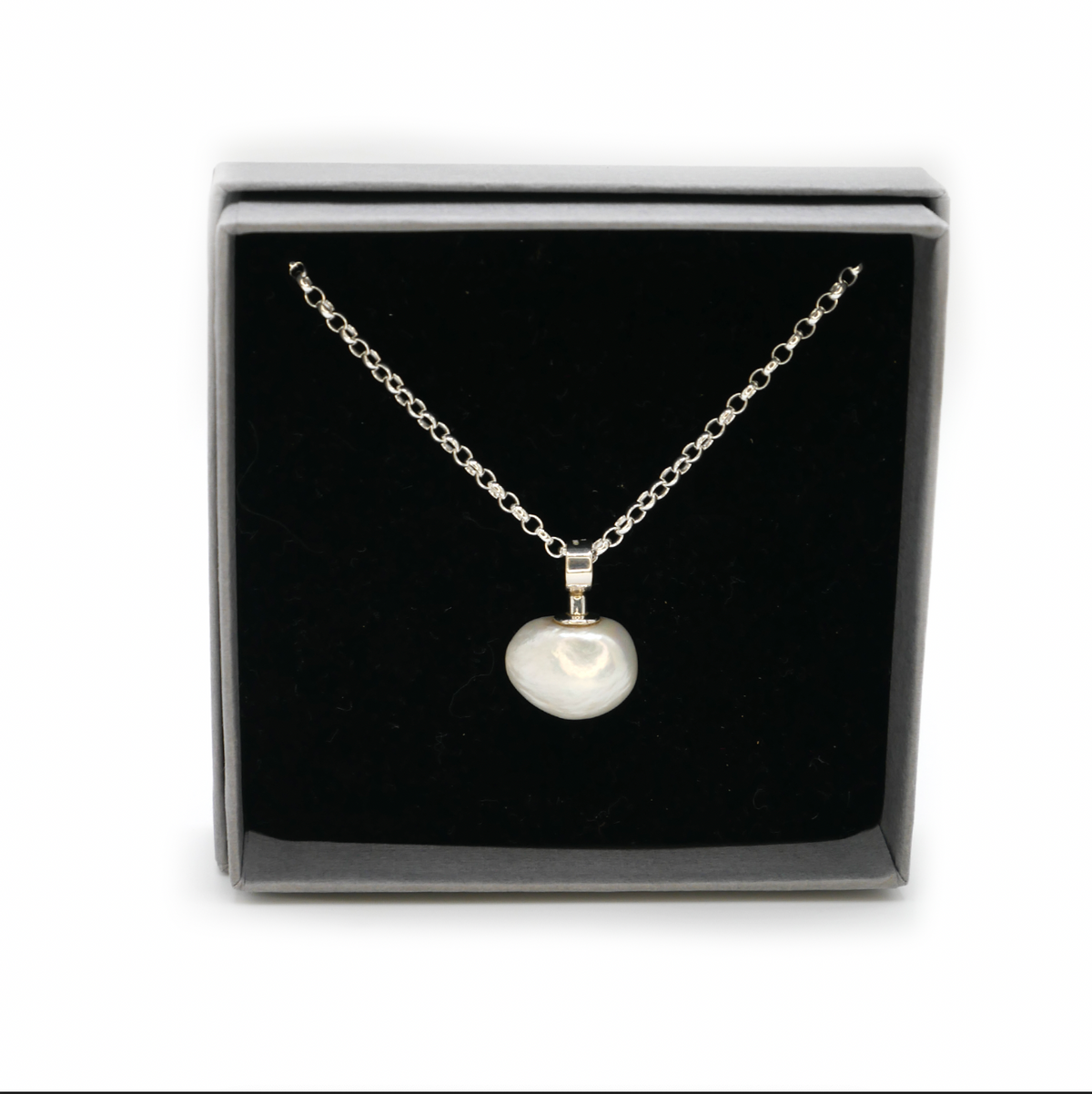 Baroque Pearl Pendant Necklace