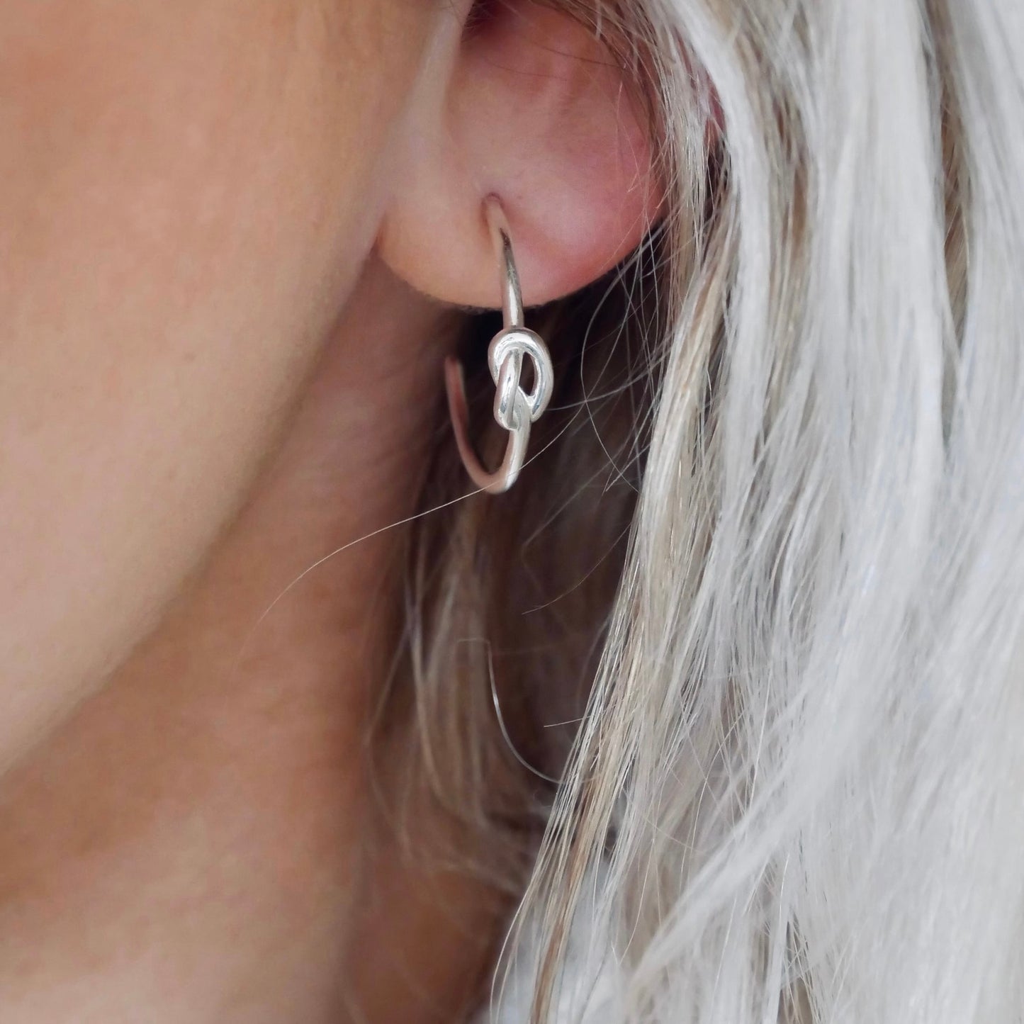 Knot Hoops